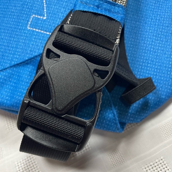 KAVU Rope Sling Bag – Blue Tarp | NWT - Picture 8 of 13